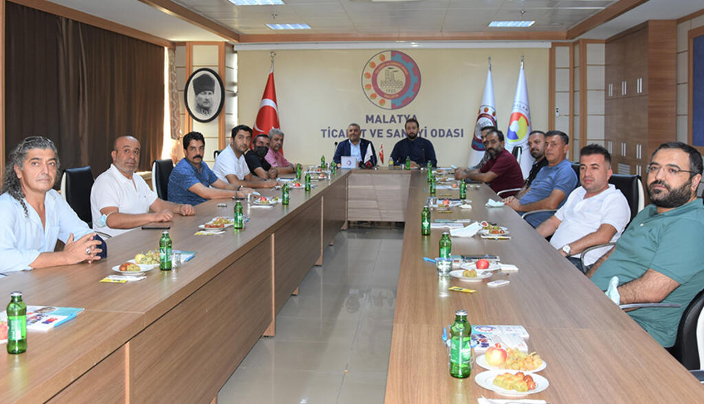 Başkan Sadıkoğlu: “İnşaat sektörünün sorunlarının takipçisiyiz”