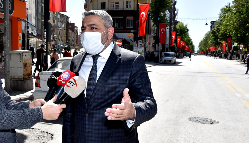 “CADDELERDEKİ TRAFİK YASAKLARI BİR AN ÖNCE KALDIRILMALIDIR”