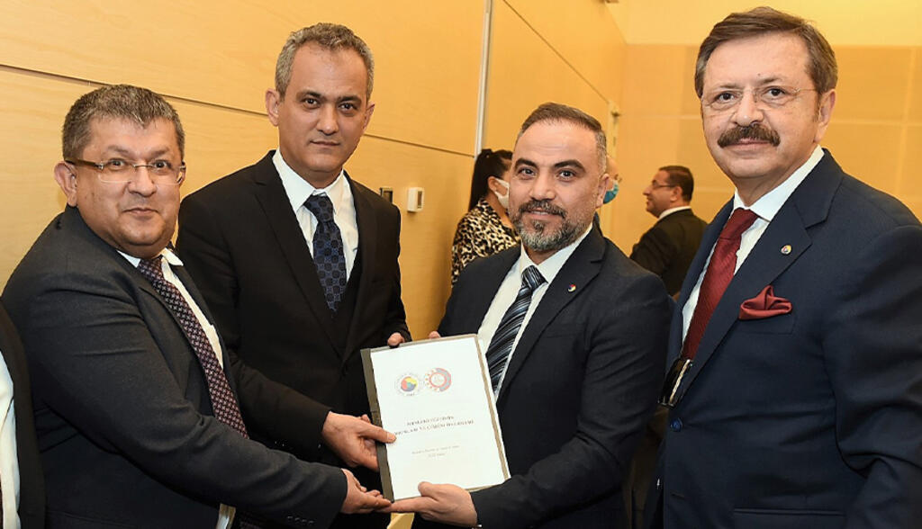 Mesleki eğitim dosyası Bakan Özer’e sunuldu