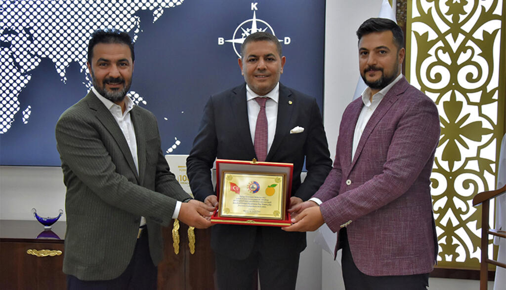 Malatya TSO’dan İstanbul Piliç’e plaket